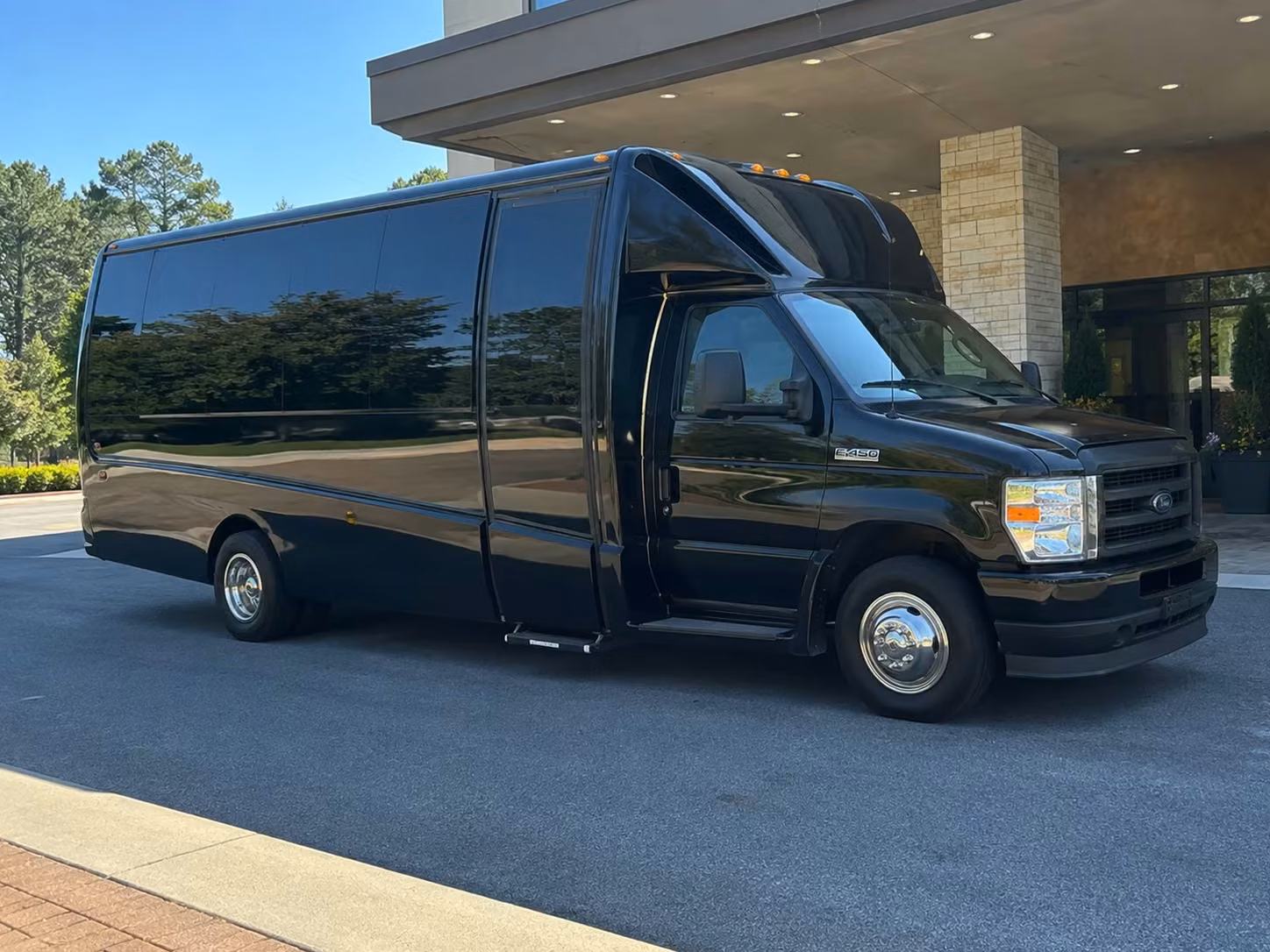 15 passenger minibus