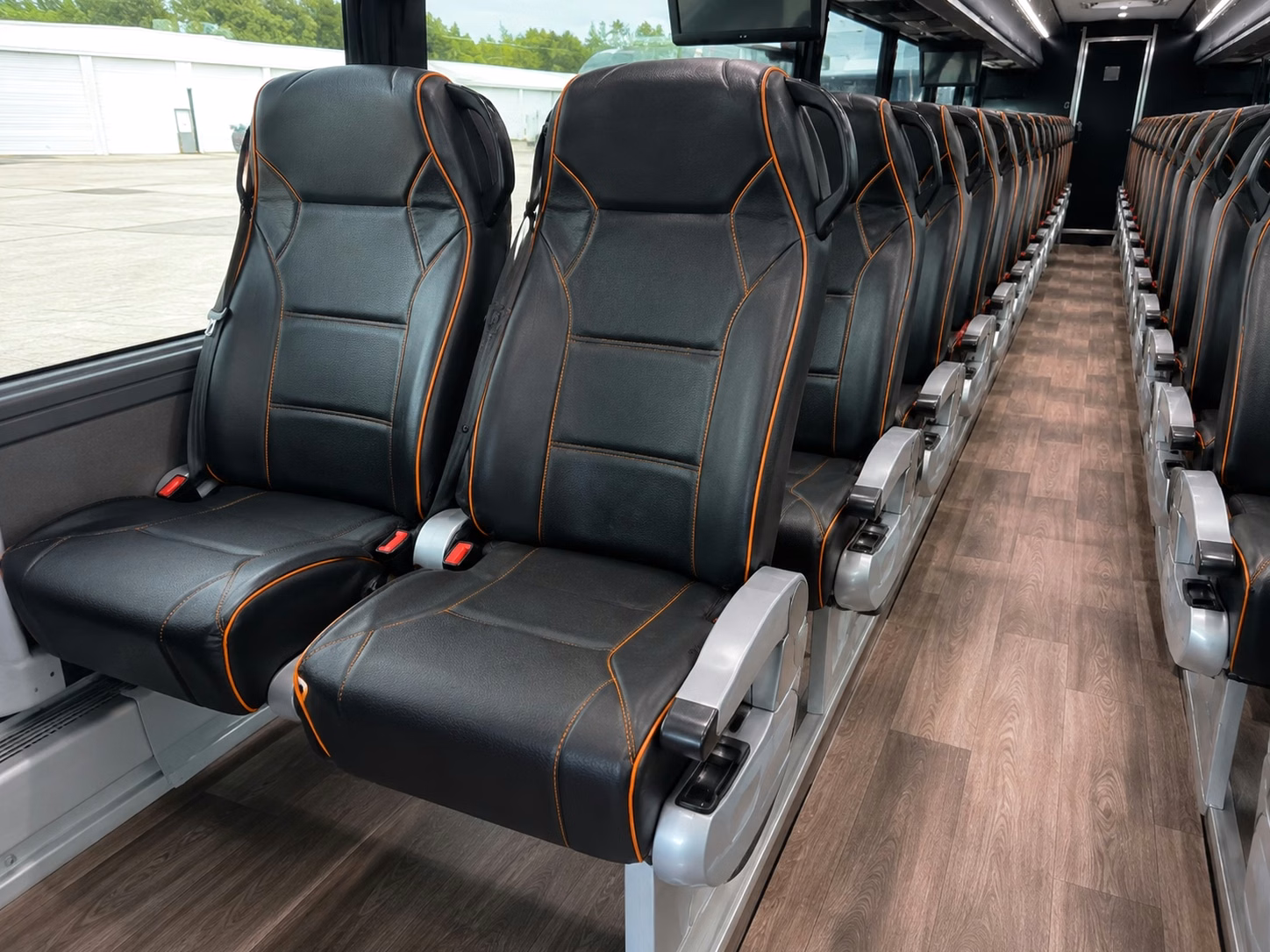 jacksonville charter bus rentals for large prom groups that need more room
