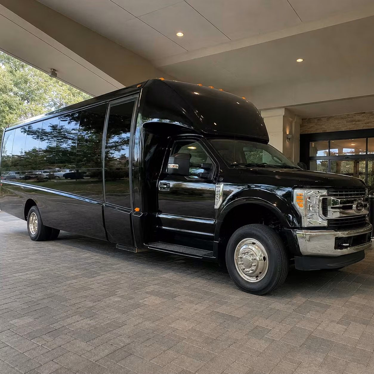 jacksonville minibus rentals for smaller prom groups on a budget