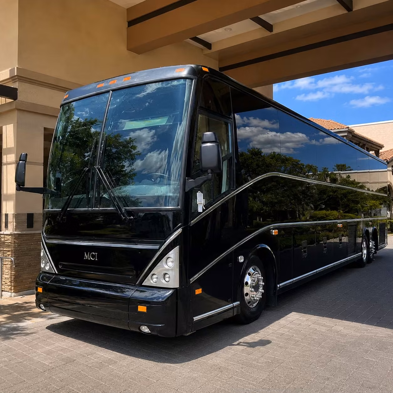 vystar veterans memorial arena concert shuttles in jacksonville